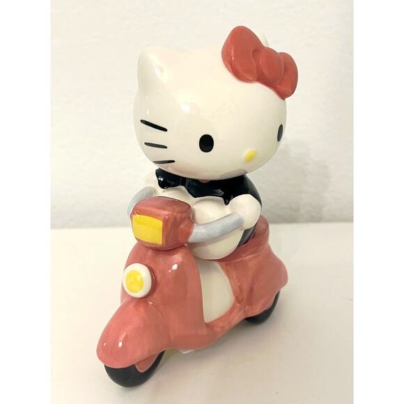 Hello Kitty Riding Scooter FIGURINE by Blue Sky Clayworks 6 X4- Collectible - Picture 2 of 5